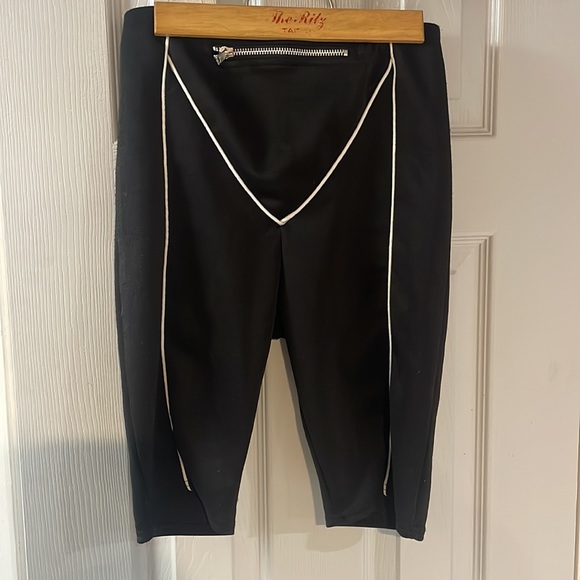 Pretty little thing, biker shorts, size small, with white lining - Picture 2 of 6